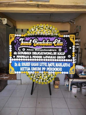 Papan Bunga di Universitas Pancasila